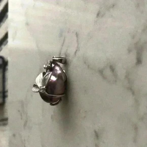 Stunning Baroque Pearl Orchid Pendant - Picture 4 of 9